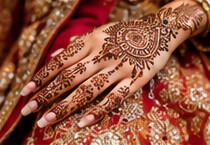 Intricate bridal henna design inspiration in the UAE